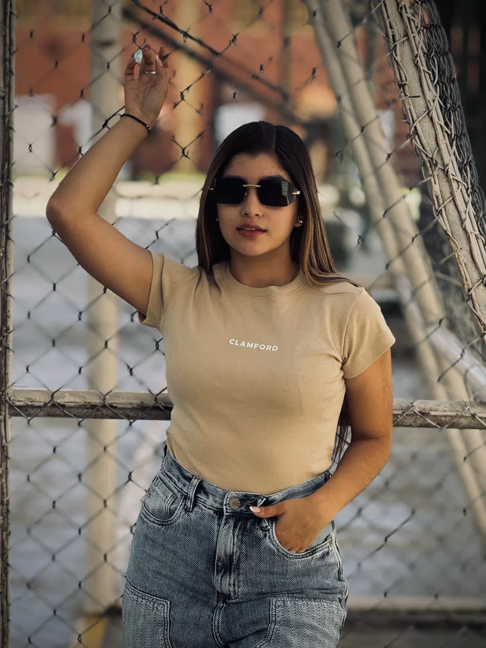 Camiseta Básica Beige Texto Clamford